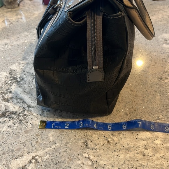 GUESS Black and Gray Satchel - Picture 12 of 13